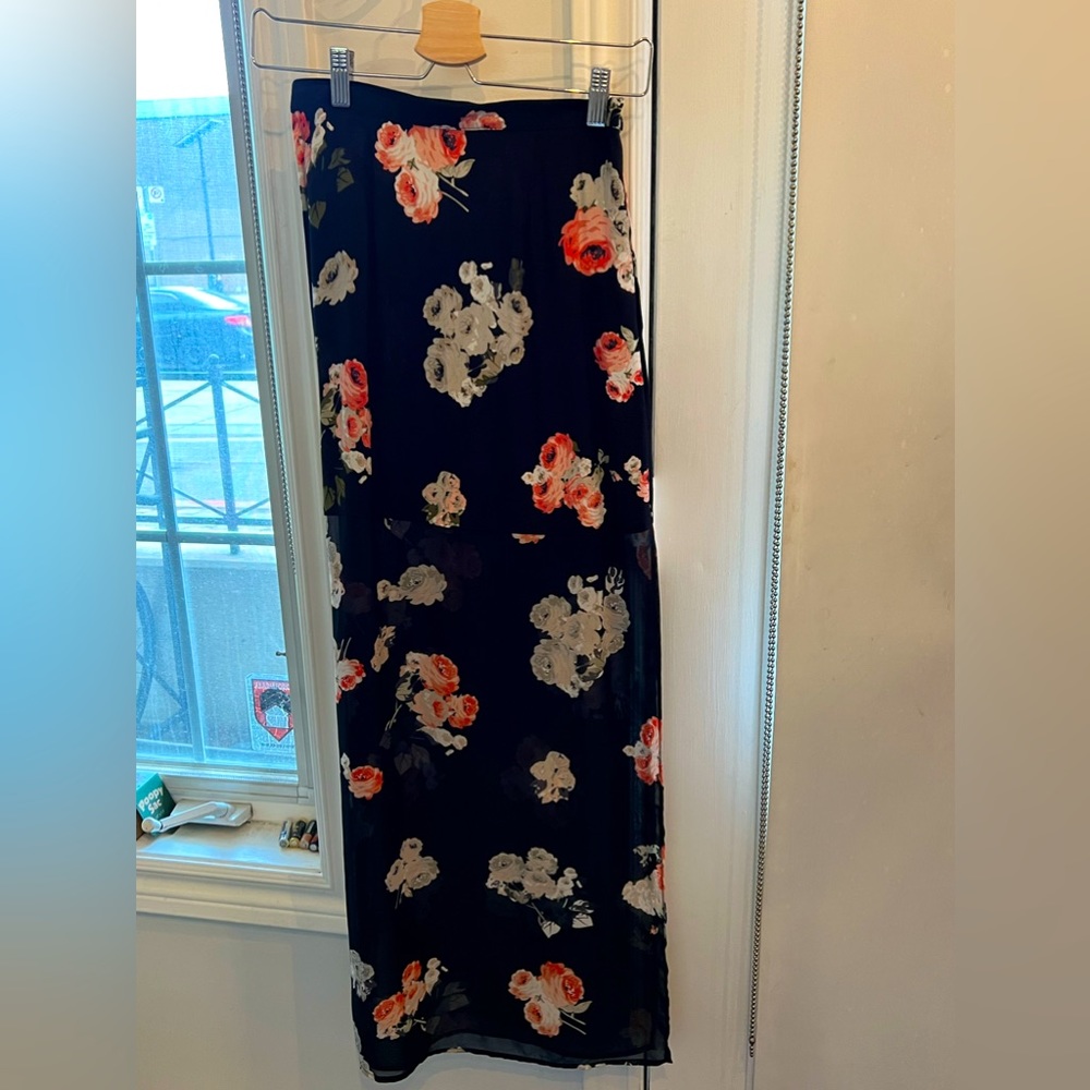 Gorgeous mink pink floral skirt with slit. See video.